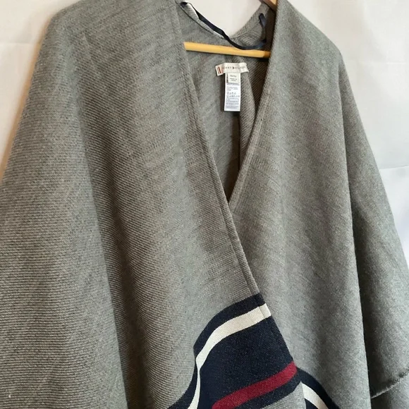 Tommy Hilfiger Classic Stripe Draped Shawl Cape Poncho - Picture 3 of 5